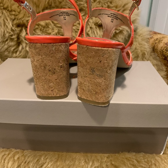 Anne Klein coral sandals with cork heels. EUC. US 7 - Picture 5 of 8